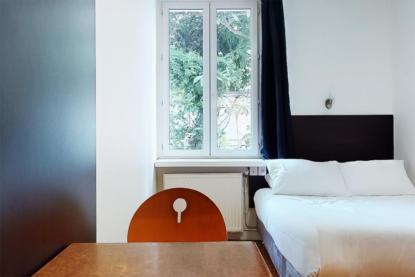 Hotel De Menilmontant Paris Exterior photo